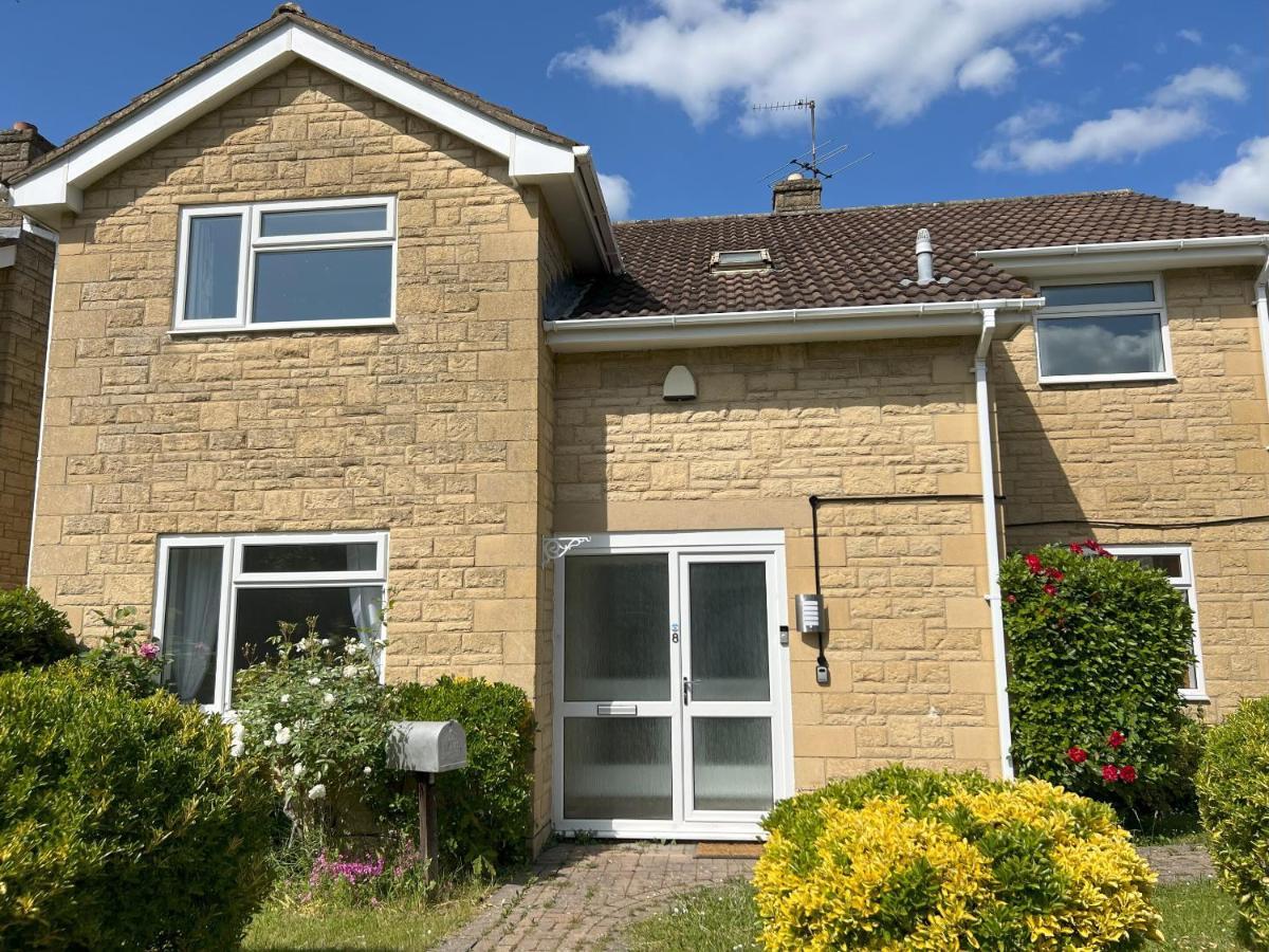 Premium Deal L Hill View Home L Last-Minute Offer L Cheltenham L Aj Properties L Perfect For Short Or Long Stays L 4Beds 4Bedrooms Номер фото