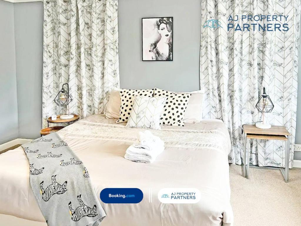 Premium Deal L Hill View Home L Last-Minute Offer L Cheltenham L Aj Properties L Perfect For Short Or Long Stays L 4Beds 4Bedrooms Екстер'єр фото