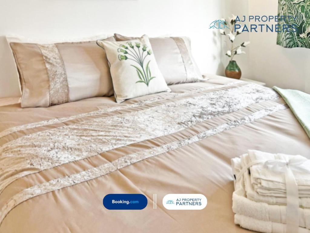 Premium Deal L Hill View Home L Last-Minute Offer L Cheltenham L Aj Properties L Perfect For Short Or Long Stays L 4Beds 4Bedrooms Екстер'єр фото