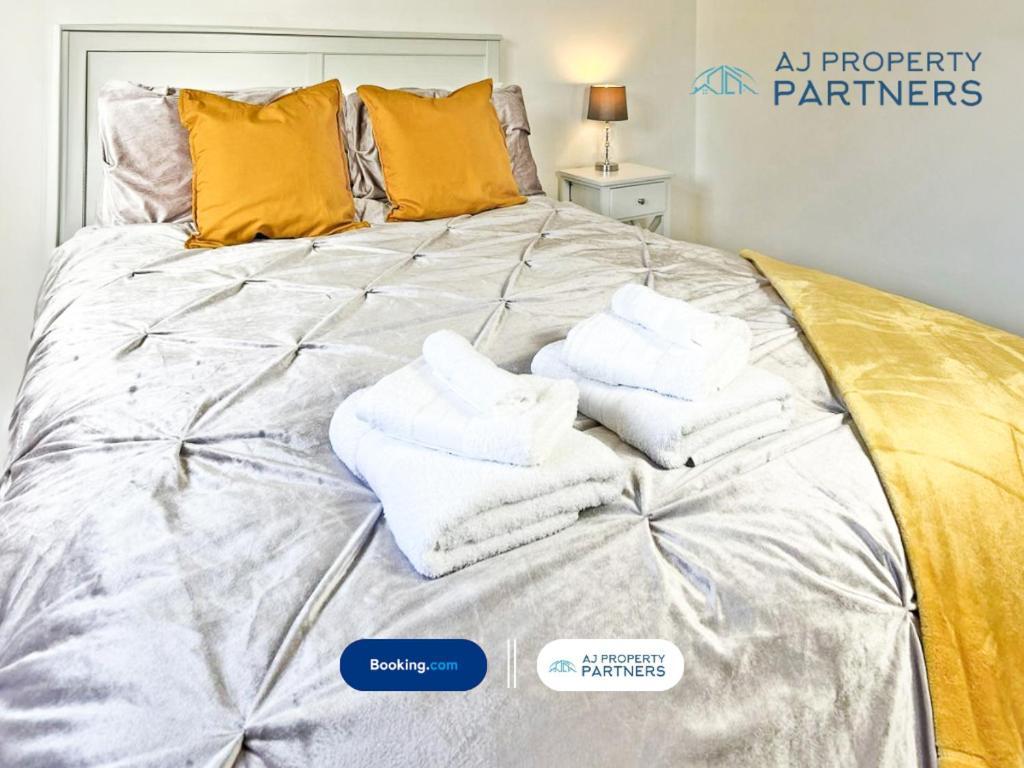 Premium Deal L Hill View Home L Last-Minute Offer L Cheltenham L Aj Properties L Perfect For Short Or Long Stays L 4Beds 4Bedrooms Екстер'єр фото